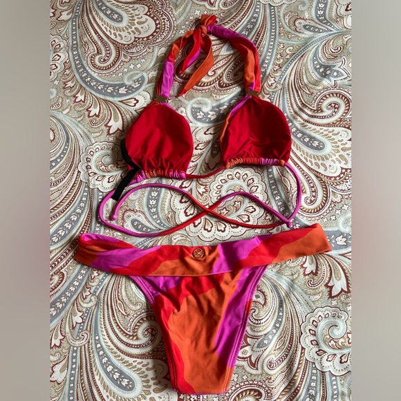 🌟 Vix Artsy Bia Tube swimsuit. Top and 2 bottoms. USED. Perfect condition🌟 - Picture 5 of 10
